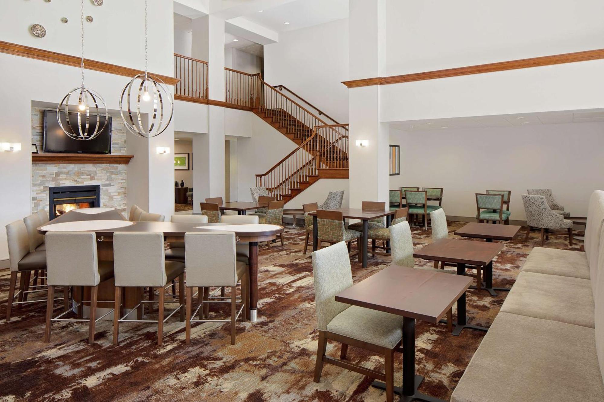 Homewood Suites By Hilton Dallas Market Center Exterior photo